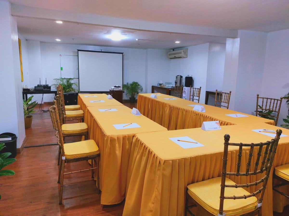 טגאיטאי Tagaytay Hotel Sixb מראה חיצוני תמונה