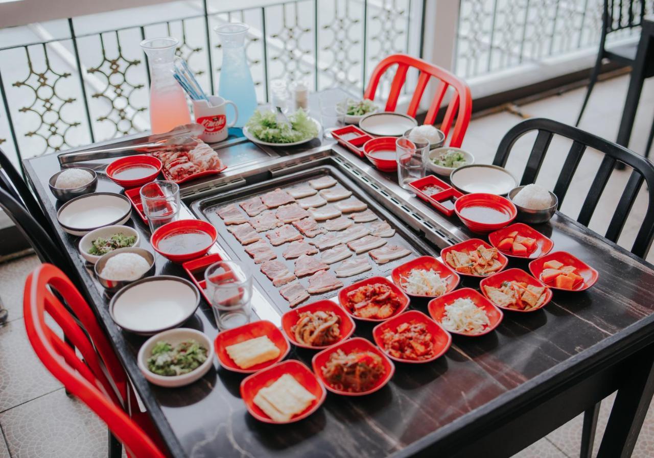 טגאיטאי Tagaytay Hotel Sixb מראה חיצוני תמונה