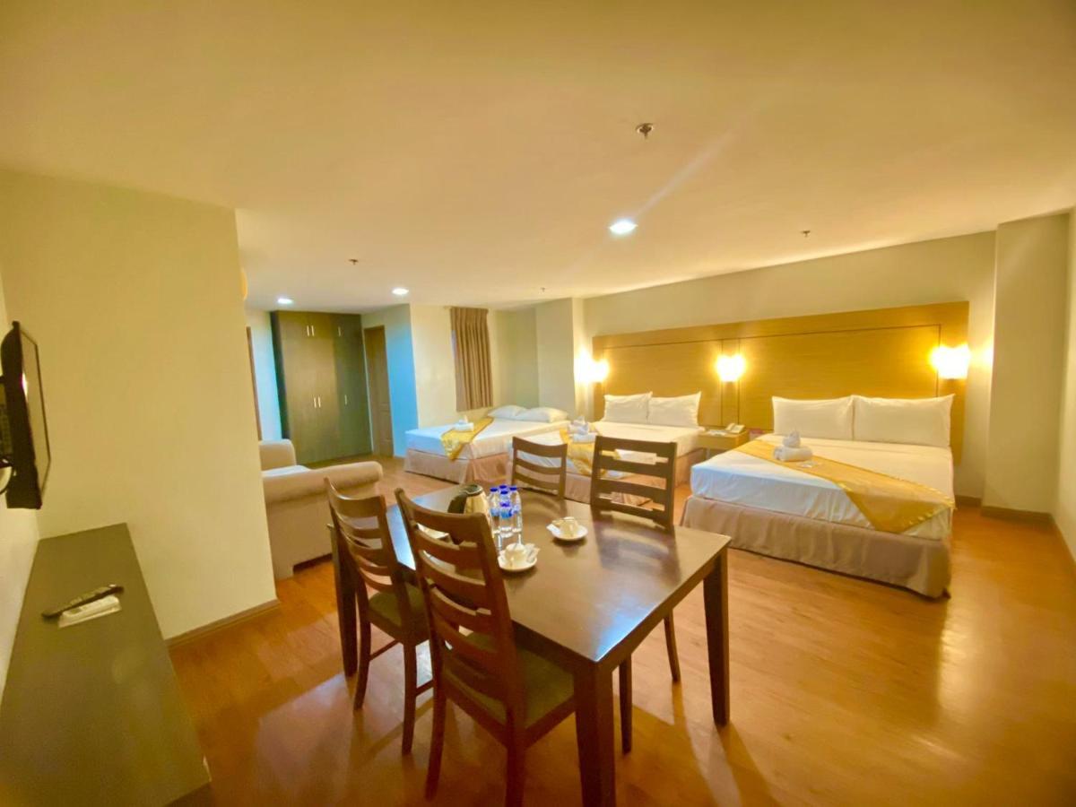 טגאיטאי Tagaytay Hotel Sixb מראה חיצוני תמונה