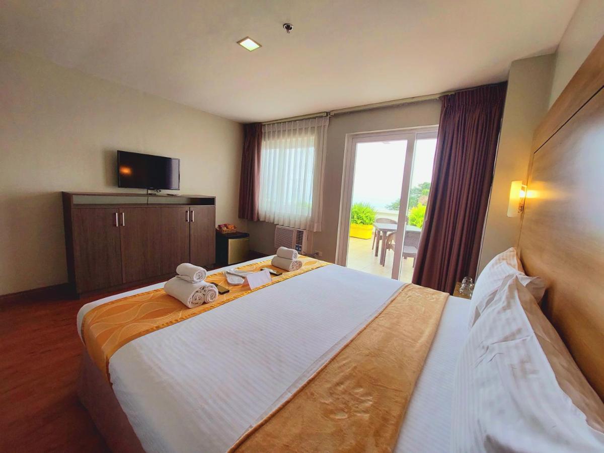 טגאיטאי Tagaytay Hotel Sixb מראה חיצוני תמונה