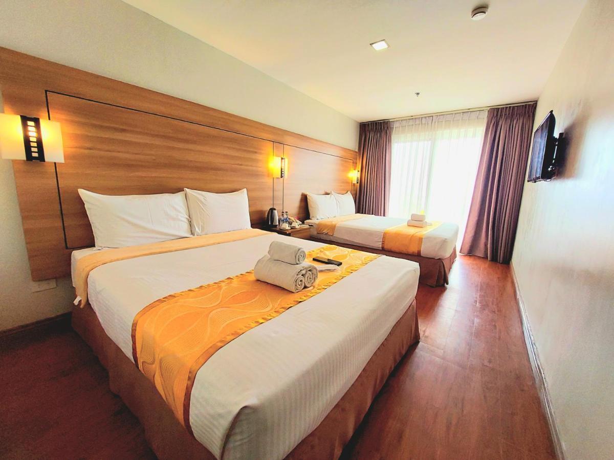 טגאיטאי Tagaytay Hotel Sixb מראה חיצוני תמונה
