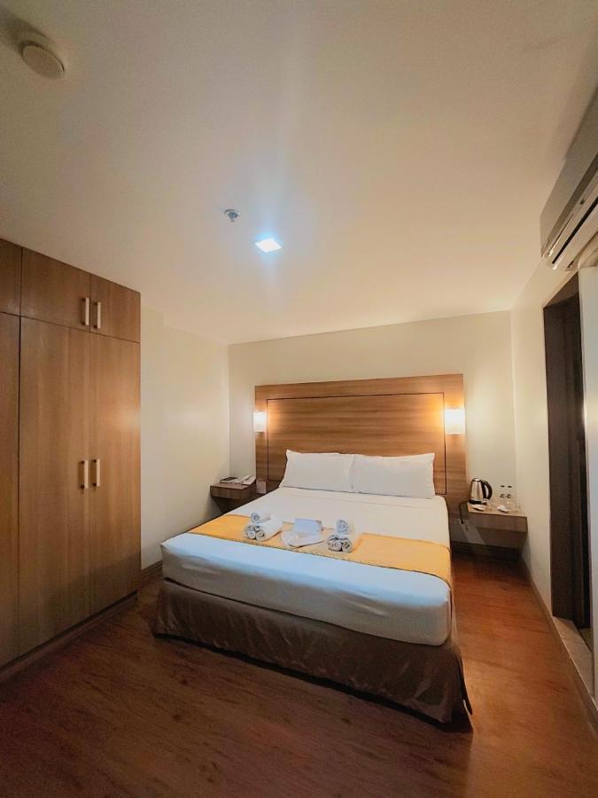 טגאיטאי Tagaytay Hotel Sixb מראה חיצוני תמונה